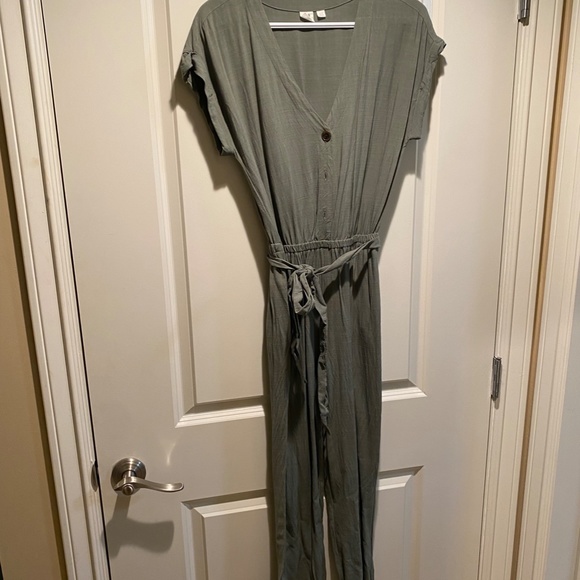 Gap Short Sleeve Button-Front Jumpsuit - Picture 2 of 7